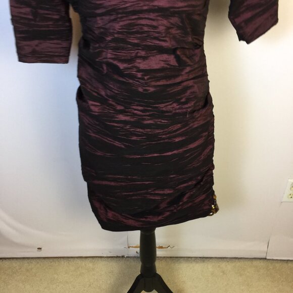 Alex Evenings Mini Sheath Dress Size 8 Womans Maroon Beaded Crinkle Off Shoulder - Picture 12 of 14